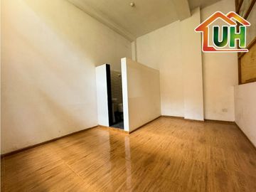 00626 - VENTA ALMACEN MANANTAY - PROYECCION A 5 PISOS - AT 300 M2