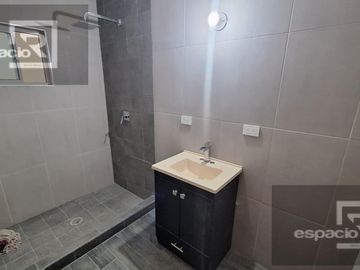 CASA EN VENTA EN CAMINO REAL, MUY CERCA DE BODEGA AURRERA