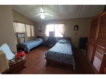 VENTA DE CASA EN MIRAFLORES PENONOME