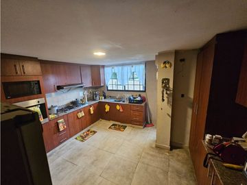 VILLA ZAITA / 2 NIVELES / 1250 M2 / 5 HABITACION / DEPOSITO / TERRAZA