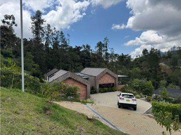 Vendo lujosa casa campestre en El Retiro Antioquia