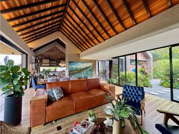Vendo lujosa casa campestre en El Retiro Antioquia