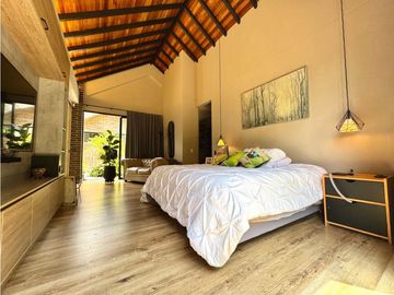 Vendo lujosa casa campestre en El Retiro Antioquia