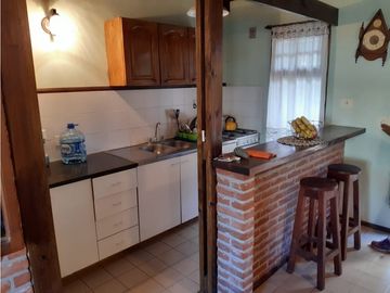 Duplex tipo casa ( acceso directo desde la calle, individual )