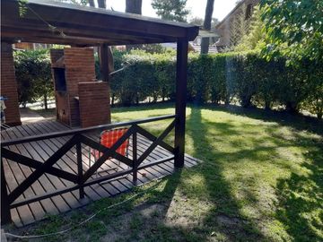 Duplex tipo casa ( acceso directo desde la calle, individual )