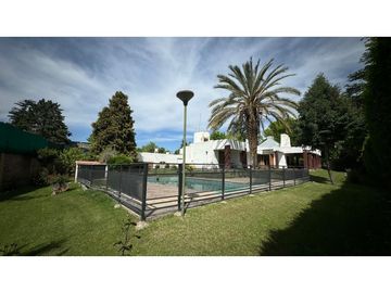 VENDE CASA EN CHACRAS DE CORIA