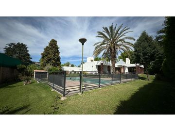 VENDE CASA EN CHACRAS DE CORIA