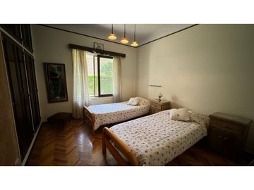 VENDE CASA EN CHACRAS DE CORIA