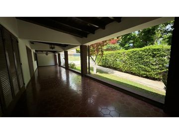 VENDE CASA EN CHACRAS DE CORIA