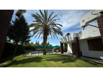 VENDE CASA EN CHACRAS DE CORIA