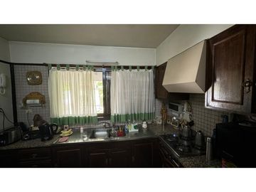 VENDE CASA EN CHACRAS DE CORIA