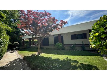 VENDE CASA EN CHACRAS DE CORIA