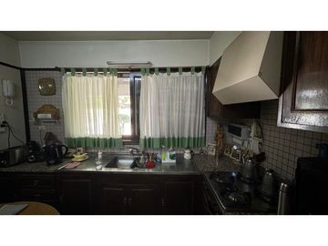 VENDE CASA EN CHACRAS DE CORIA