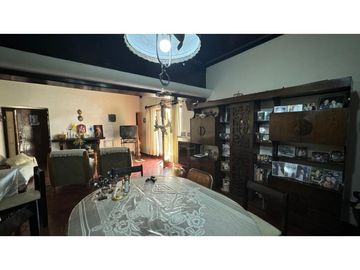VENDE CASA EN CHACRAS DE CORIA