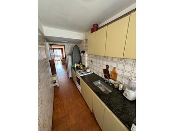 PLAZA MITRE - DEPARTAMENTO DE 3 AMBIENTES A LA CALLE