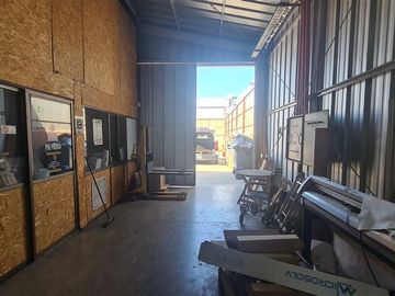 Industrial en Venta en Jorge Hirmas