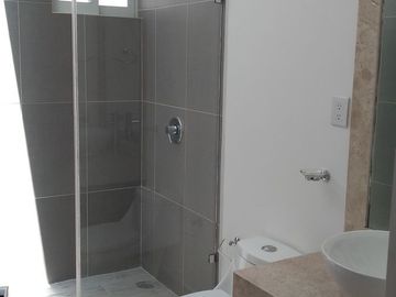 En Venta Linda Casa en Valle de Juriquilla, Roof Garden, Jardín, de LUJO !!