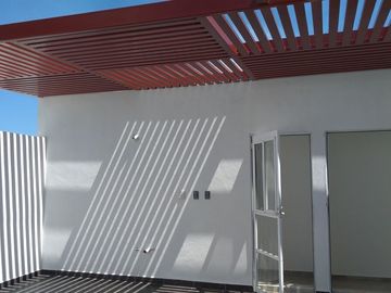 En Venta Linda Casa en Valle de Juriquilla, Roof Garden, Jardín, de LUJO !!
