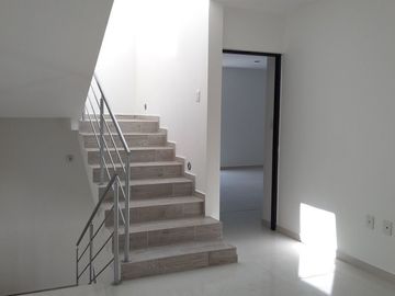 En Venta Linda Casa en Valle de Juriquilla, Roof Garden, Jardín, de LUJO !!