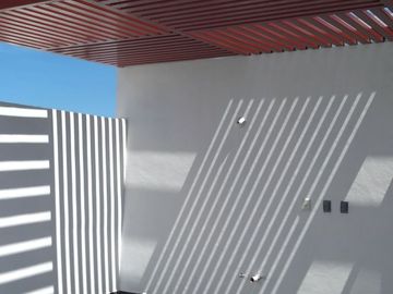 Se Vende Linda Casa en Valle de Juriquilla, Roof Garden, Jardín, de LUJO !!