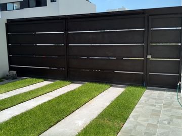 Se Vende Linda Casa en Valle de Juriquilla, Roof Garden, Jardín, de LUJO !!