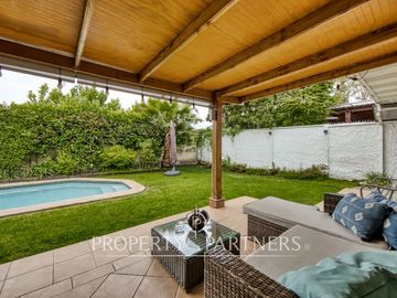 Venta de preciosa casa en condominio, Peñalolen