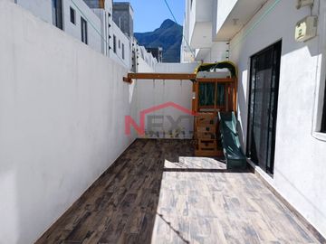 CASA EN RESIDENCIAL CAZADORES LOMAS DE LOURDES