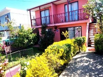 Amplia Casa Dos Niveles, Villa Santa Lucia, Gómez Carreño