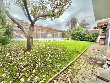 Bosques de Montemar. Casa de cómodos espacios.