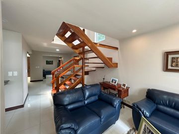 CASA EN ENVIGADO SECTOR ALCAL MILN