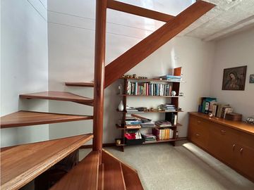 CASA EN ENVIGADO SECTOR ALCAL MILN