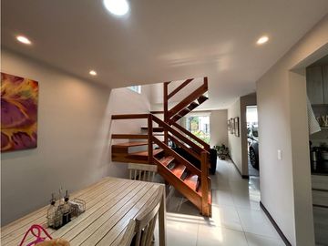 CASA EN ENVIGADO SECTOR ALCAL MILN