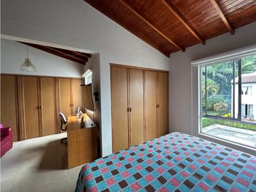 CASA EN ENVIGADO SECTOR ALCAL MILN