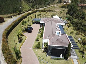 Venta De Casa En El Retiro