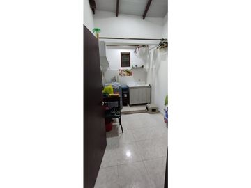 SE VENDE CASA VIA AL CLUB CAMPESTRE