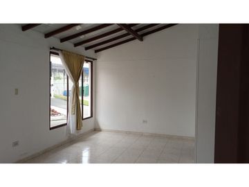 SE VENDE CASA VIA AL CLUB CAMPESTRE