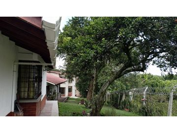 SE VENDE CASA VIA AL CLUB CAMPESTRE