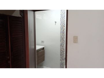 SE VENDE CASA VIA AL CLUB CAMPESTRE