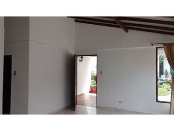 SE VENDE CASA VIA AL CLUB CAMPESTRE