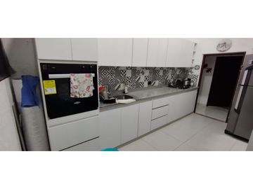 SE VENDE CASA VIA AL CLUB CAMPESTRE