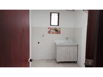 SE VENDE CASA VIA AL CLUB CAMPESTRE