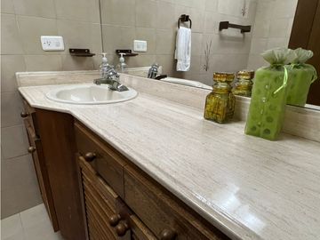 AMPLIO APARTAMENTO POBLADO AGUACATALA