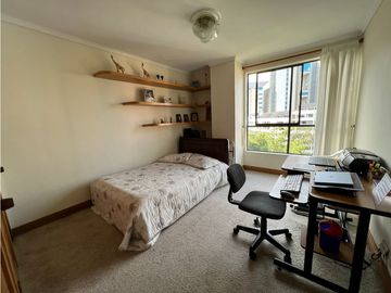 AMPLIO APARTAMENTO POBLADO AGUACATALA