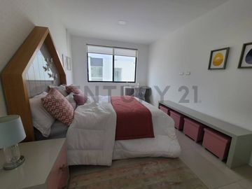 Venta Casa Moderna de Estreno en Urb. La Costa Samborondón