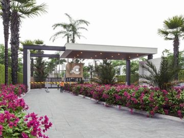 Venta Casa Moderna de Estreno en Urb. La Costa Samborondón