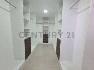 Venta Casa Moderna de Estreno en Urb. La Costa Samborondón