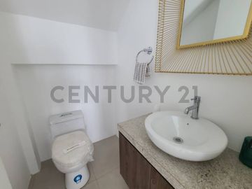 Venta Casa Moderna de Estreno en Urb. La Costa Samborondón