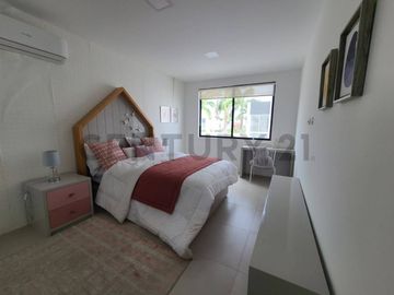 Venta Casa Moderna de Estreno en Urb. La Costa Samborondón