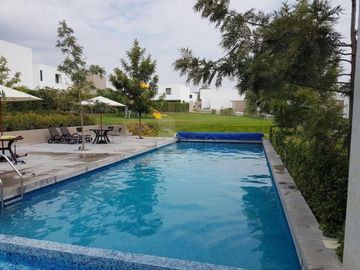 Casa en venta en Gran Capricho Cumbres del Lago Juriquilla, 4 recámaras, roof, alberca