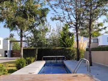 Casa en venta en Gran Capricho Cumbres del Lago Juriquilla, 4 recámaras, roof, alberca